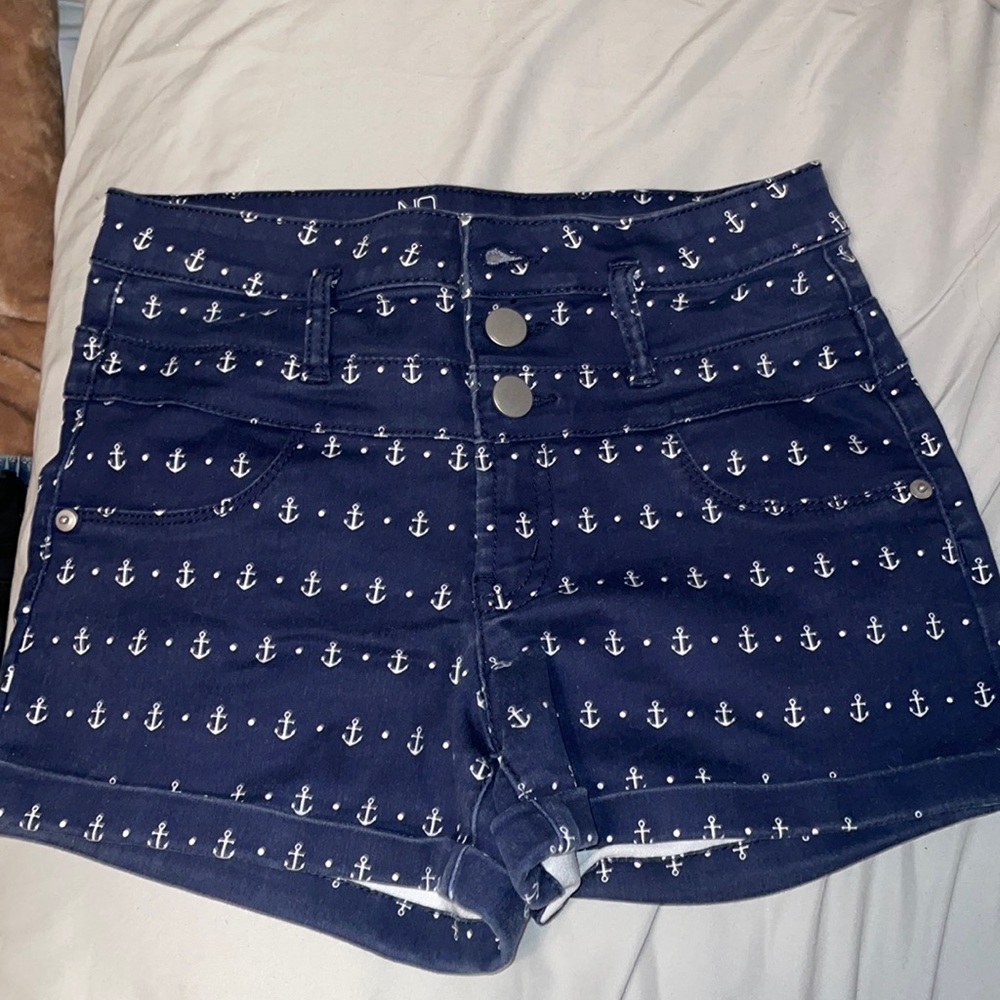 Jean shorts with anchors